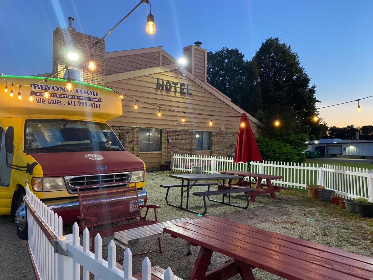 America'S Stay Inn Stewartville Buitenkant foto