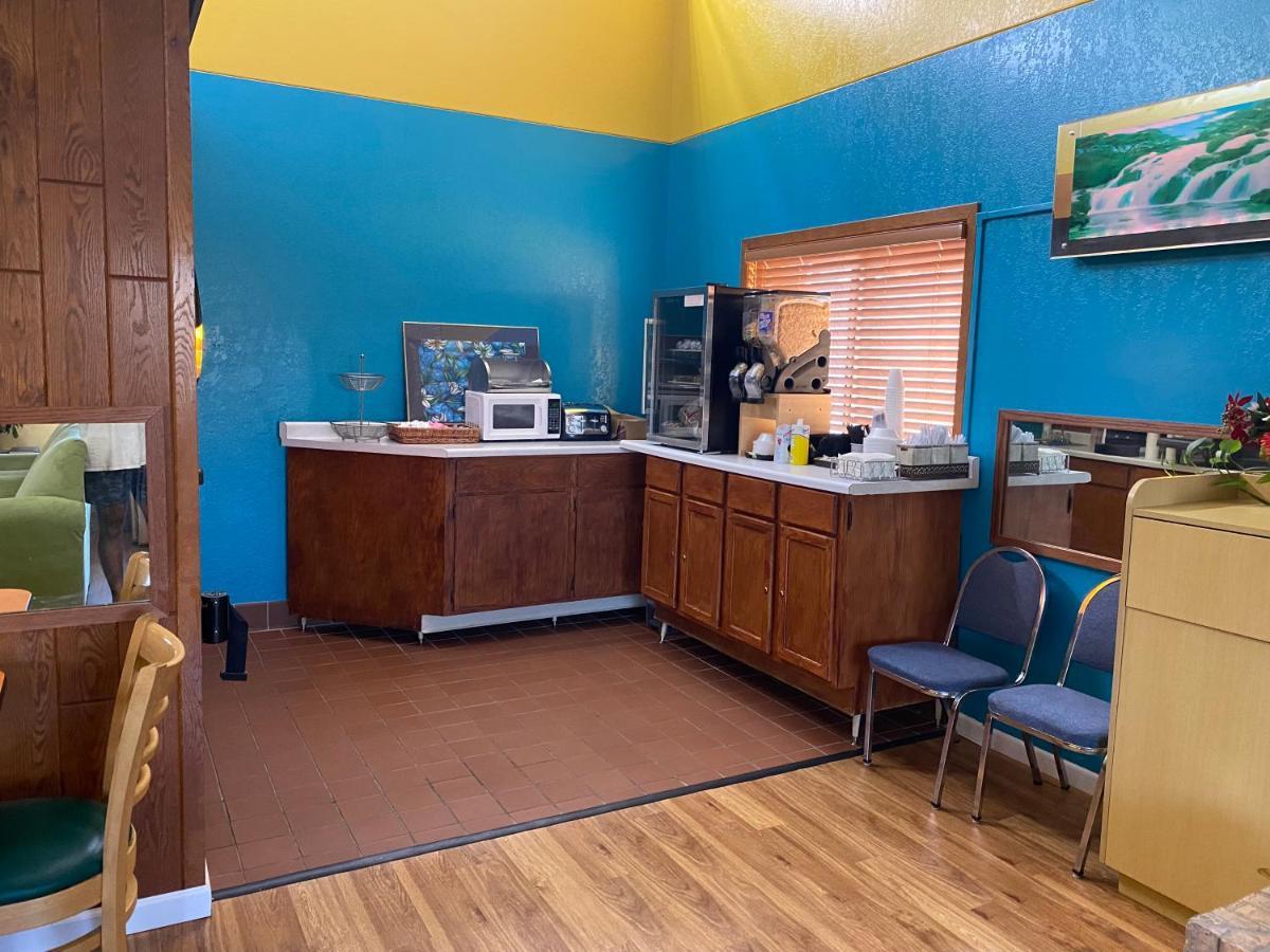 America'S Stay Inn Stewartville Buitenkant foto